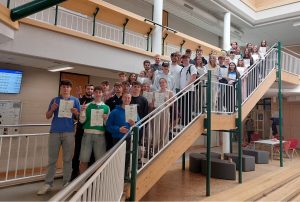 Bild mit den 45 erfolgreichen ECBL-Teilnehmern